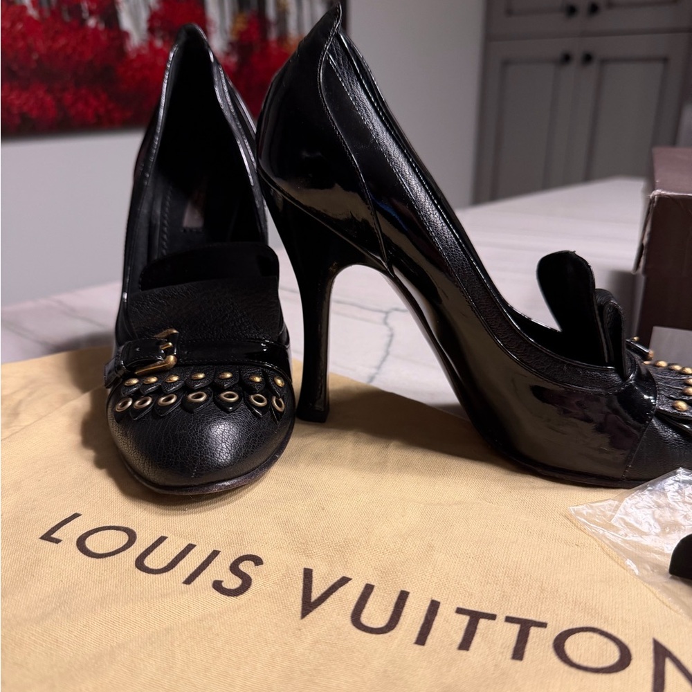 Vintage Louis Vuitton Black Heels- AUTHETICATED